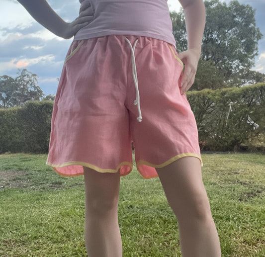 Wavy Shorts - in Pink
